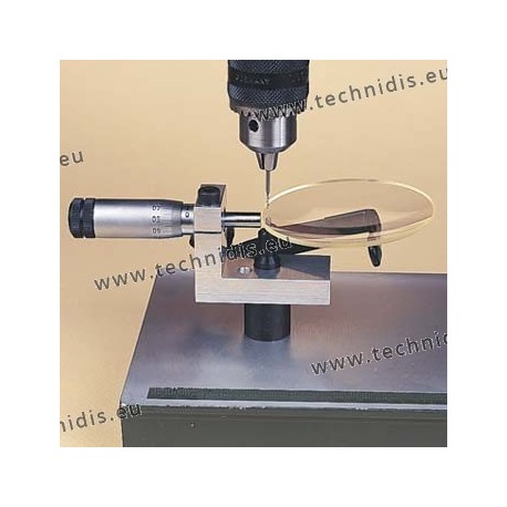 Drilling equipment with micrometric screw